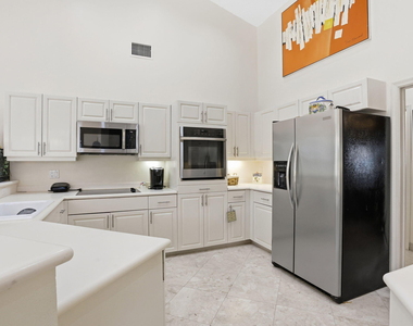 7821 Dorchester Road - Photo Thumbnail 14