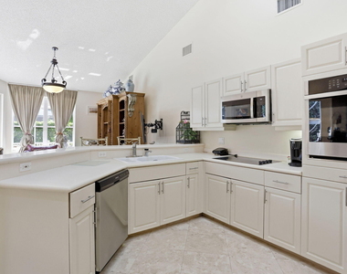 7821 Dorchester Road - Photo Thumbnail 15