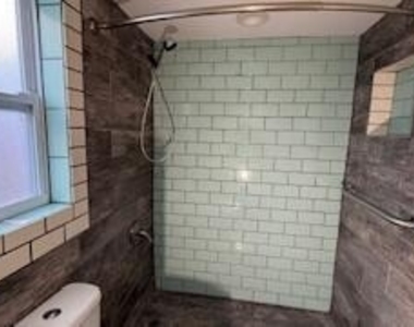 100 Stratford H - Photo Thumbnail 12