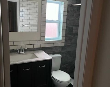 100 Stratford H - Photo Thumbnail 11
