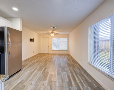 947 Fra-mar Place - Photo Thumbnail 9
