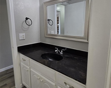 4825 Eric Drive - Photo Thumbnail 10