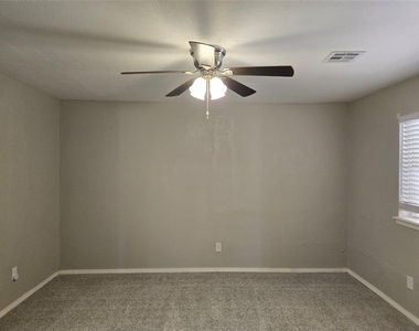 4825 Eric Drive - Photo Thumbnail 15