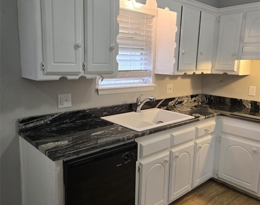 4825 Eric Drive - Photo Thumbnail 6