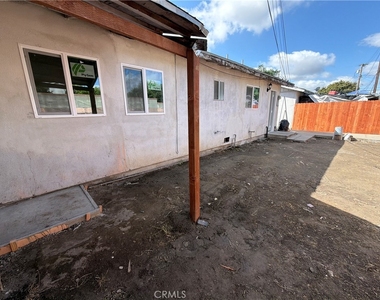 11937 Elliott Avenue - Photo Thumbnail 14