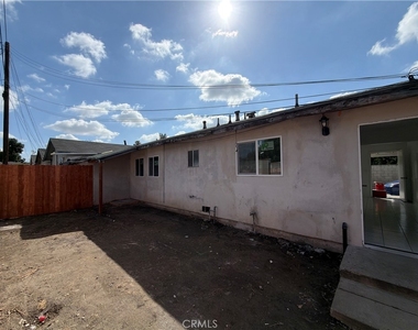 11937 Elliott Avenue - Photo Thumbnail 12