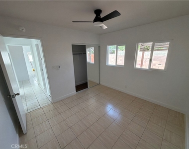 11937 Elliott Avenue - Photo Thumbnail 2