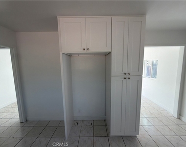 11937 Elliott Avenue - Photo Thumbnail 8