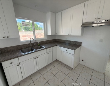 11937 Elliott Avenue - Photo Thumbnail 5
