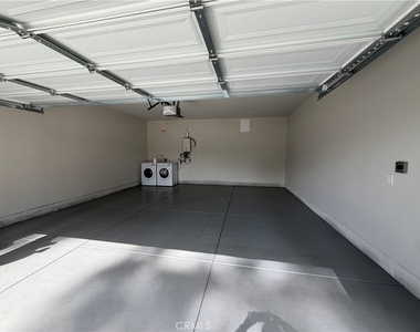 610 W Hollyvale Street - Photo Thumbnail 14
