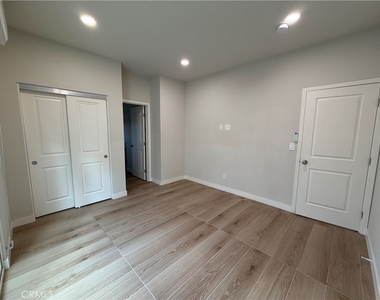 610 W Hollyvale Street - Photo Thumbnail 8