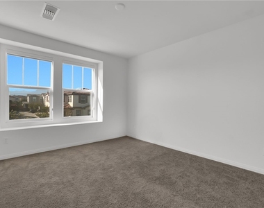 3994 E Catalina - Photo Thumbnail 16