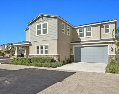 3994 E Catalina - Photo Thumbnail 2