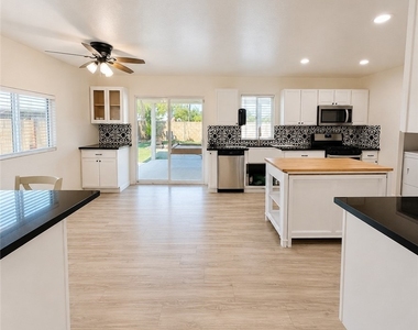 2652 S Arcadian Shores - Photo Thumbnail 8