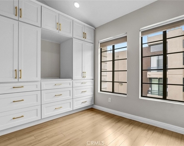 7900 Topanga Canyon Boulevard - Photo Thumbnail 13