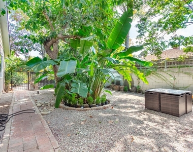 5825 Fulton Avenue - Photo Thumbnail 33