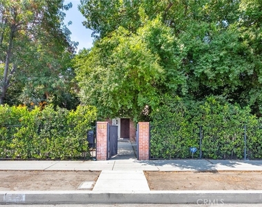 5825 Fulton Avenue - Photo Thumbnail 35