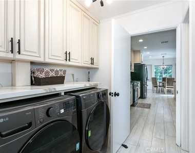 5825 Fulton Avenue - Photo Thumbnail 29