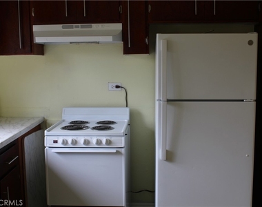 7320 Lennox Street - Photo Thumbnail 5
