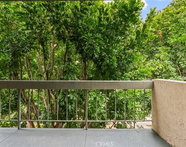 5055 Coldwater Canyon - Photo Thumbnail 24