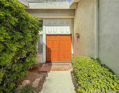 9201 Paso Robles - Photo Thumbnail 5