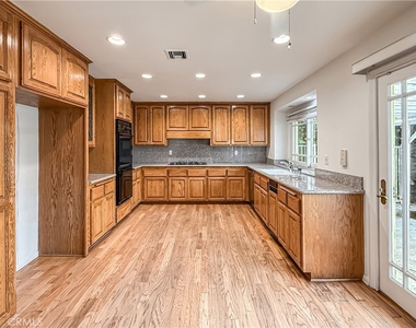 9201 Paso Robles - Photo Thumbnail 19