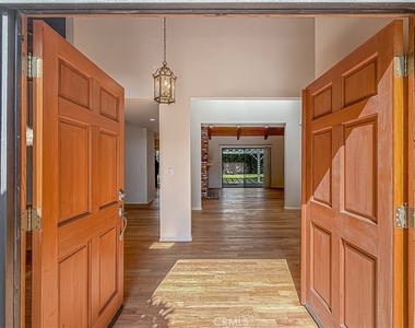 9201 Paso Robles - Photo Thumbnail 6