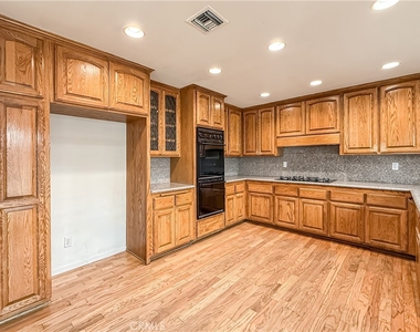 9201 Paso Robles - Photo Thumbnail 20