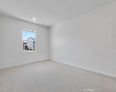 4688 Florence - Photo Thumbnail 20