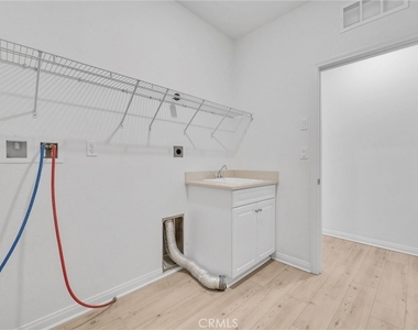 4688 Florence - Photo Thumbnail 9