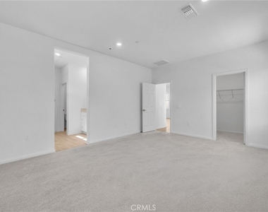 4688 Florence - Photo Thumbnail 19