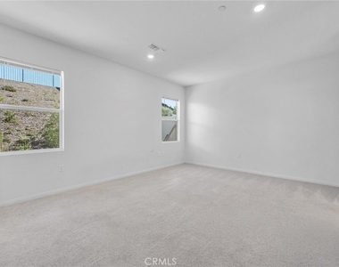 4688 Florence - Photo Thumbnail 18