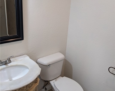 1764 Freeman Avenue - Photo Thumbnail 7