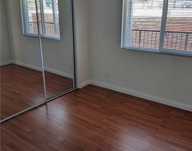 1764 Freeman Avenue - Photo Thumbnail 9