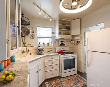 1229 S Flower Street - Photo Thumbnail 10