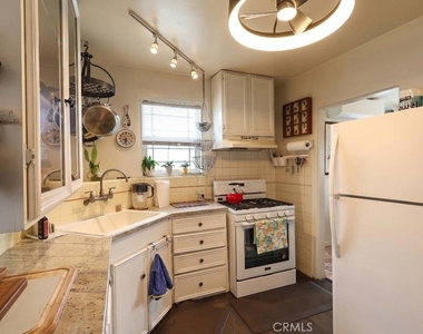 1229 S Flower Street - Photo Thumbnail 4