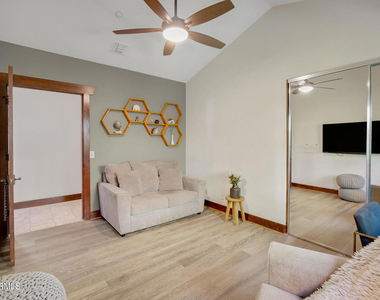 475 Cypress Avenue - Photo Thumbnail 22