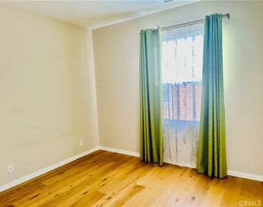 102 Chestnut Grove - Photo Thumbnail 20