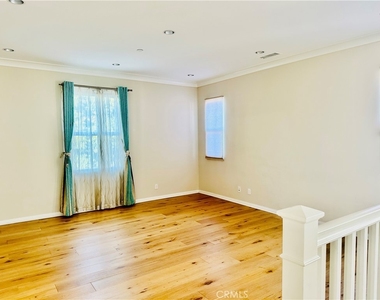 102 Chestnut Grove - Photo Thumbnail 12