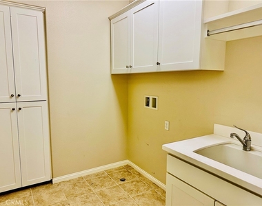 102 Chestnut Grove - Photo Thumbnail 17