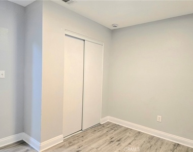 715 W 58th - Photo Thumbnail 8