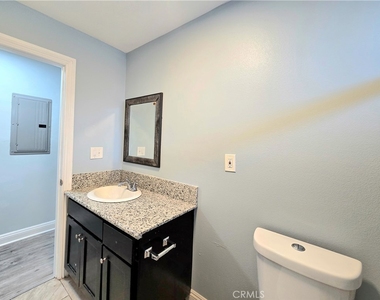 715 W 58th - Photo Thumbnail 13
