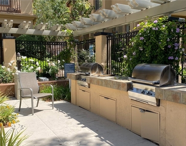 2635 Dunstan - Photo Thumbnail 16