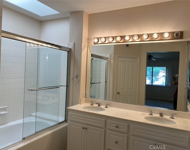 2635 Dunstan - Photo Thumbnail 9