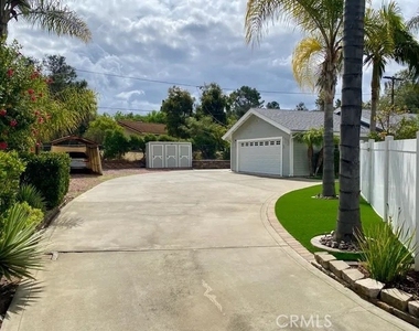 757 N. Stagecoach Lane - Photo Thumbnail 3