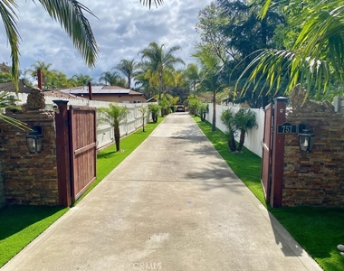 757 N. Stagecoach Lane - Photo Thumbnail 1