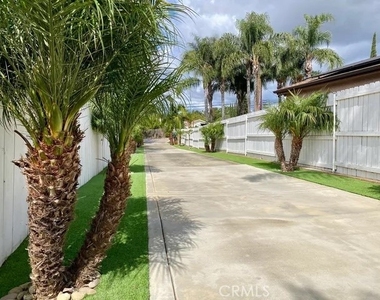757 N. Stagecoach Lane - Photo Thumbnail 2