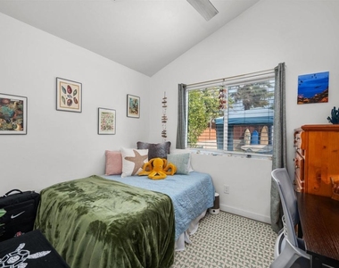 5371 Saxon Street - Photo Thumbnail 6