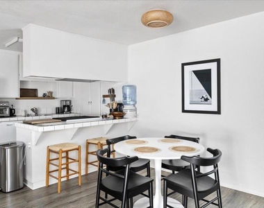 668 Westlake Street - Photo Thumbnail 6