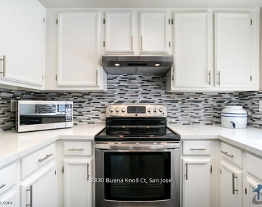 2830 Buena Knoll Court - Photo Thumbnail 9